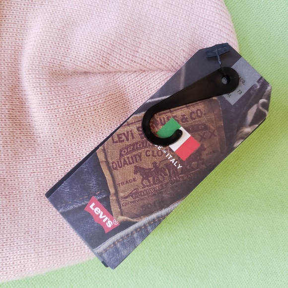 LEVI'S SLOUCHY BEANIE: PINK - Picture 3 of 4